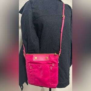 Marc by Marc Jacobs Crossbody Bag Fuchsia Multi Functional
Zipper closure